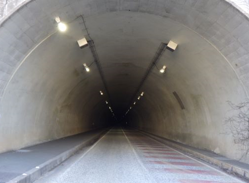 大丹生トンネル施工5